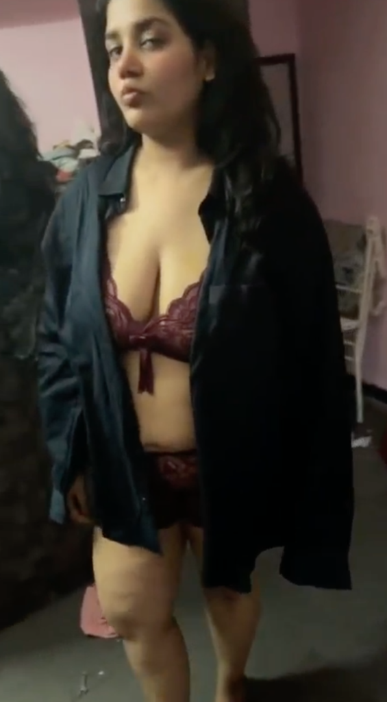 Tanker bhabhi big boobs and  showing 2026