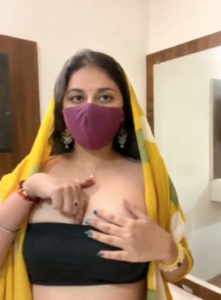 Model showing boobs and big ass in doggy style