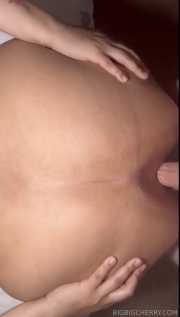Big tanker fucking anal and pussy