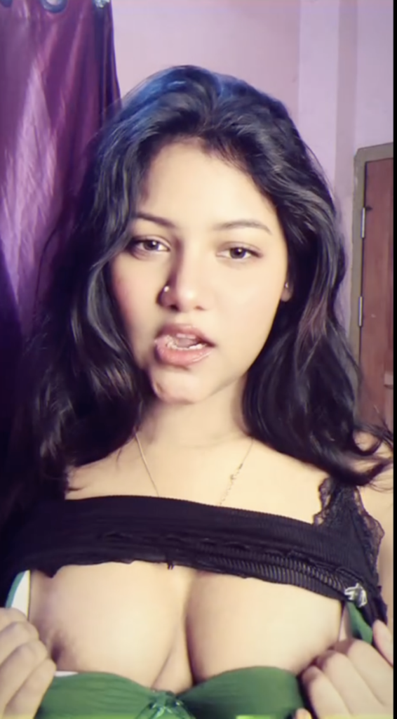 Beautiful gf showing hot boobs and ass and fucking in hotel