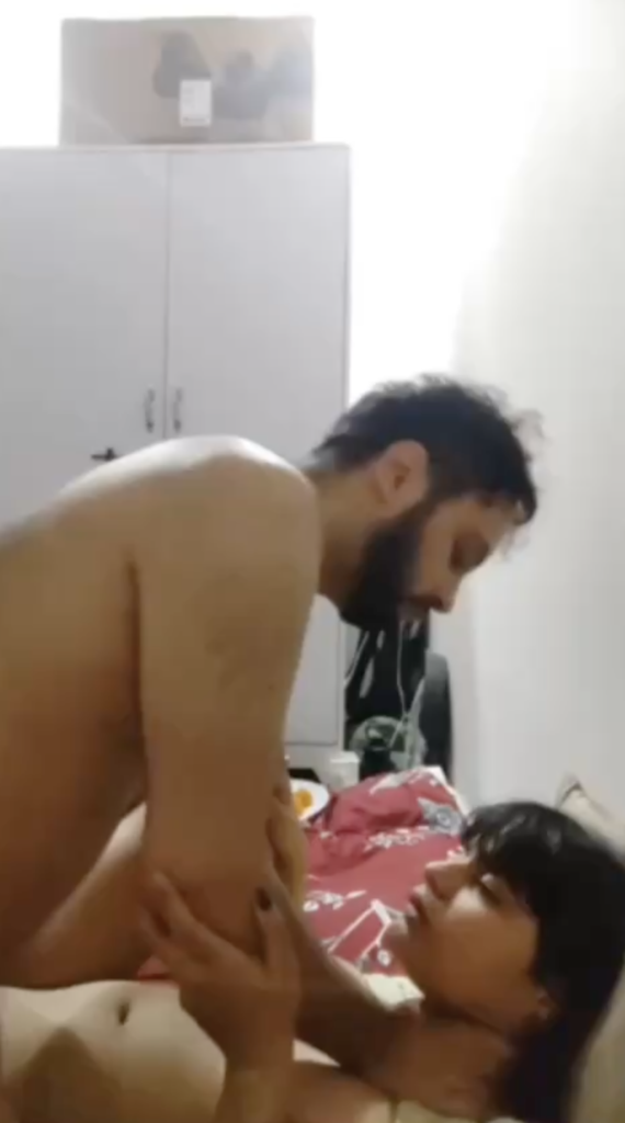 Hot sext young girl fucking by bf in hotel