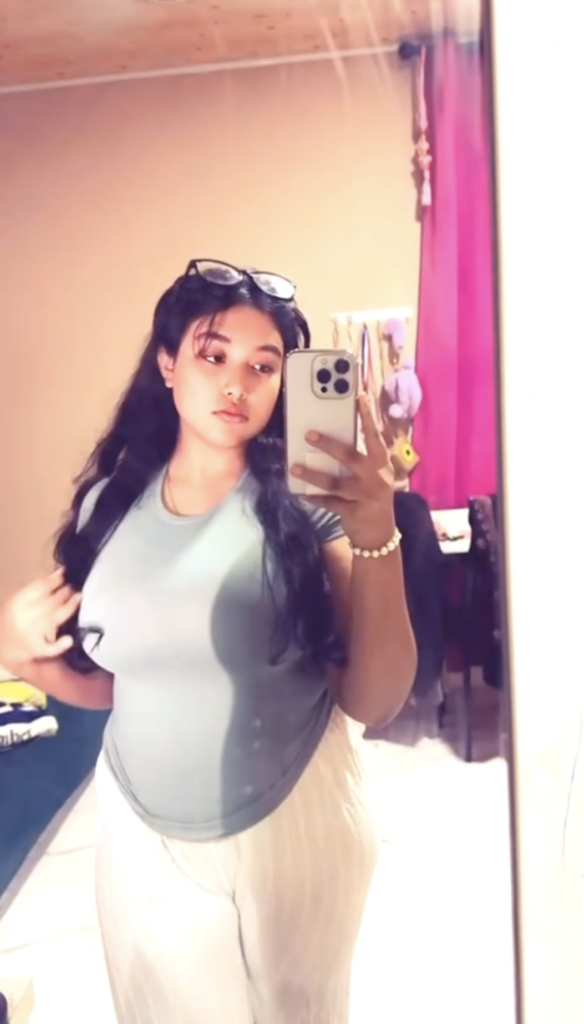 Chubby showing boobs and ass viral video