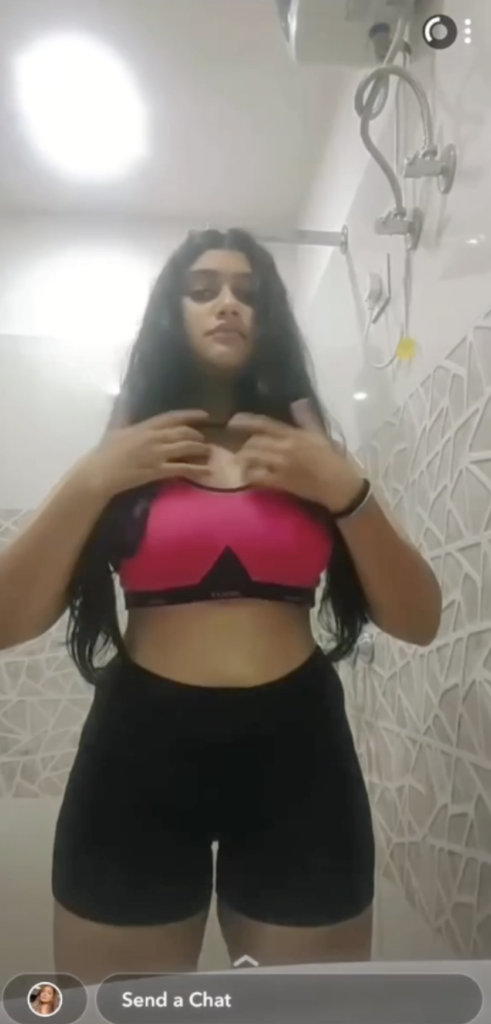 Young sexy girl leaked snap showing her body